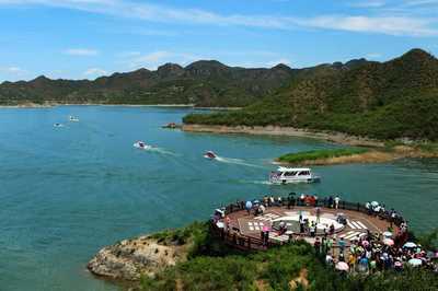 中国旅游景区的经营管理模式与国内旅游经营服务探析